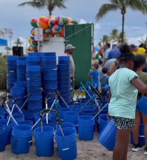 Lucky Fish & City of Dania Beach Annual Back to School Beach Cleanup