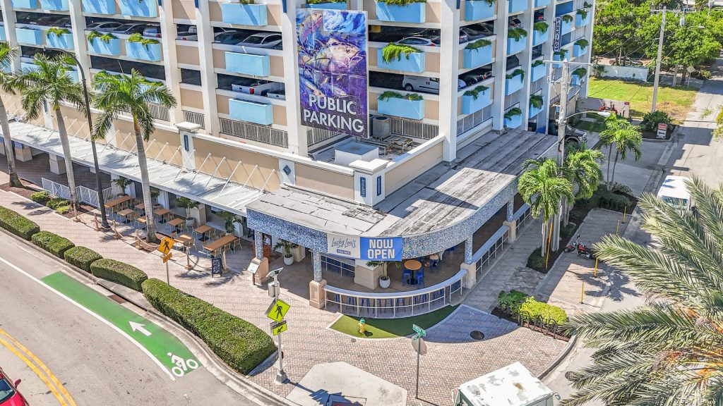 Lucky Lou's Deerfield Beach FL